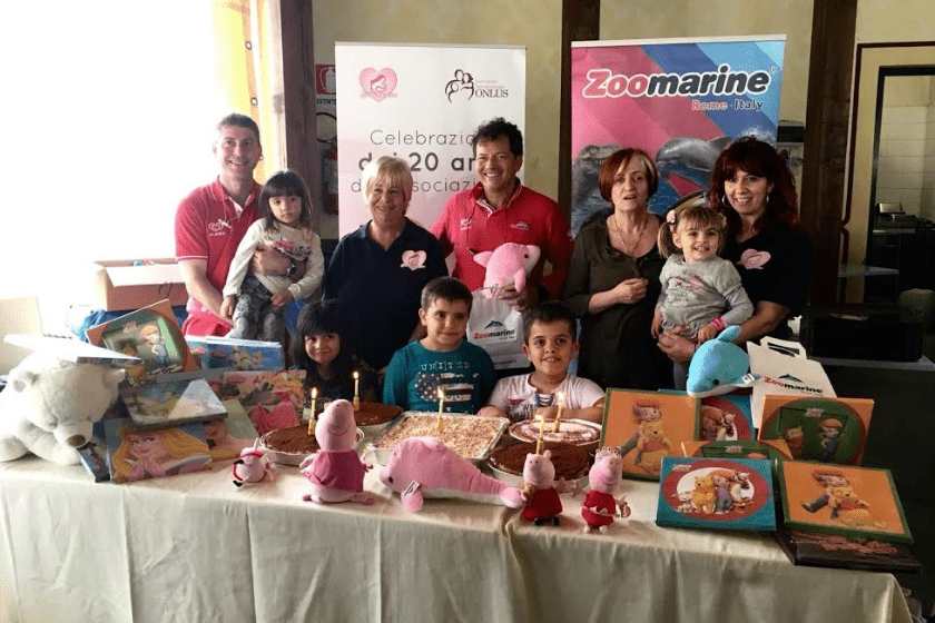 Zoomarine celebrating with Salvamamme Association