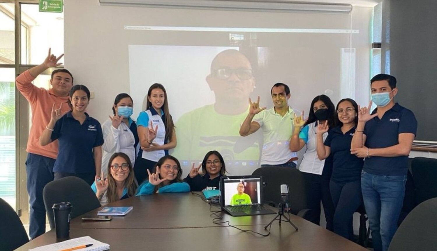 persons-and-mexican-sign-language