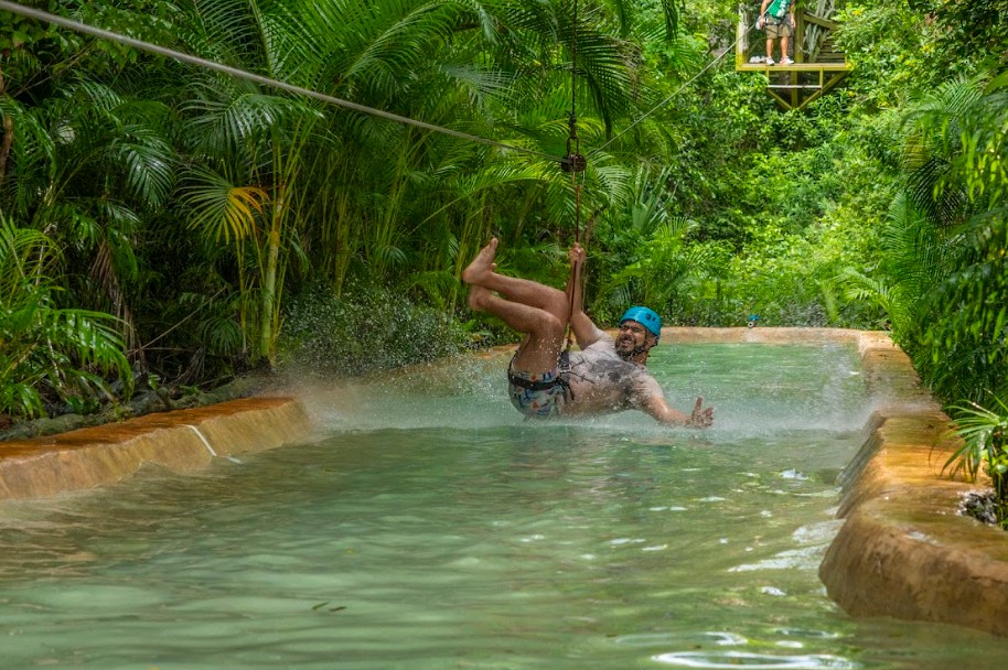 cenotes y tirolesas en riviera maya