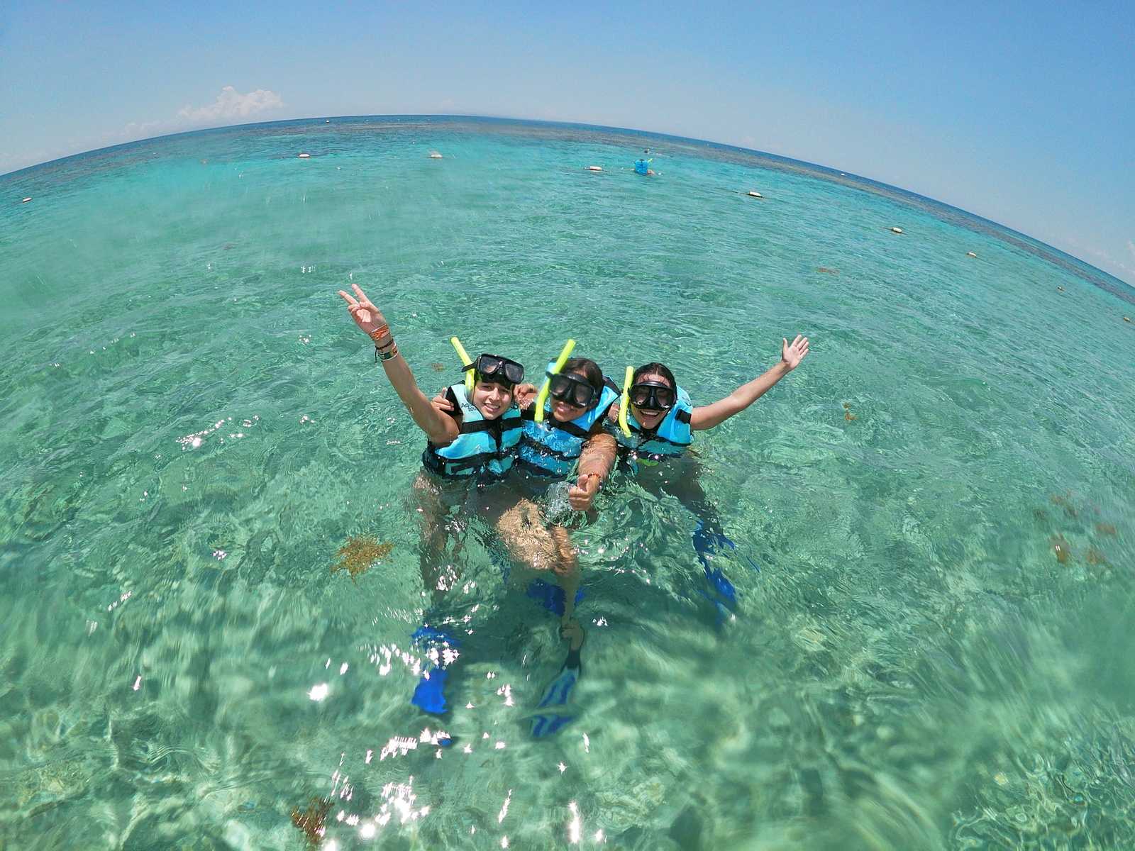 friends trip to do snorkel in cancun isla mujeres