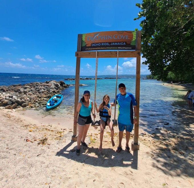 cruise travelers in jamaica ocho rios