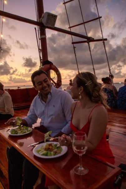 places to dine in cancun as a couple